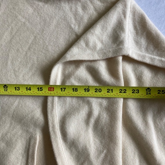 Ralph Lauren 100% cashmere poncho with flaws - Picture 8 of 10